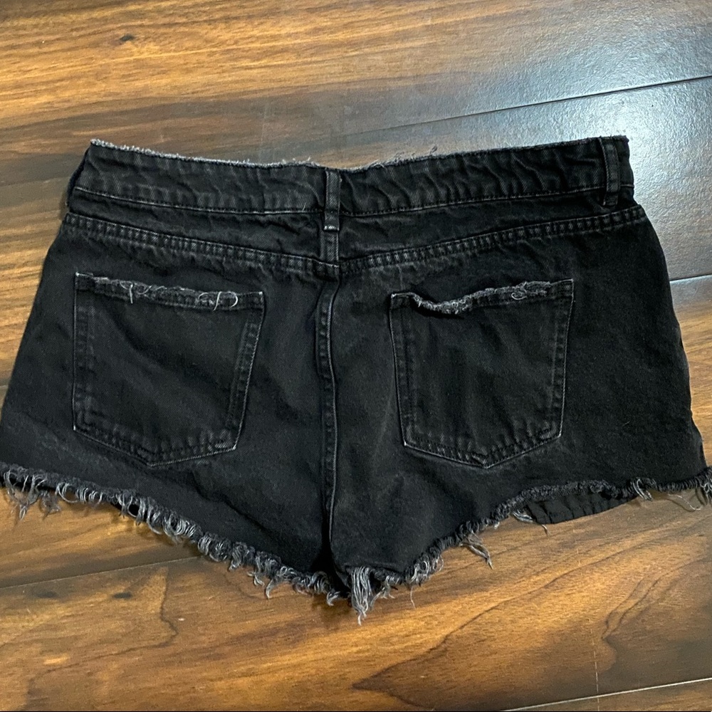 ASOS BLACK DENIM SHORTS - Picture 2 of 4